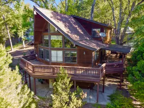Creekside Cabin | Tub, Grill, Fireplace & Yosemite - Image 3