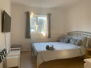 Bethnal Green/Brick Lane 2 Bedroom Apartment - Image 5