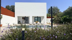 Storslået villa med pool - Image 2