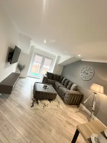 2 Bed Ensuite Flat, Private Parking, WiFi, Sky TV - Image 2