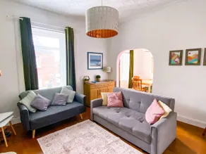 2-Bed, 2 level apartment for 5 | 4 mins to Balloch - Image 2