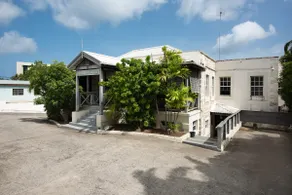 Beaumont Apt 1- Lovely 2 Bed Rental near the beach - Image 2