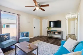 Radiant 2 bedroom close to the beach! - Image 2