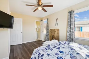 Radiant 2 bedroom close to the beach! - Image 5