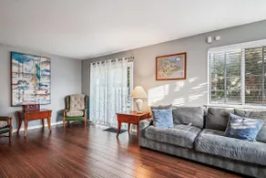 Adorable home steps from Navy stadium! - Image 3