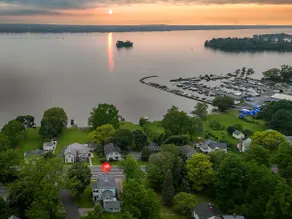 Cayuga Lake Views|Wine Trail • Fenced Yard • Kings - Image 2