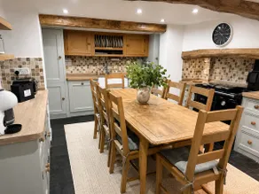 April Cottage - Image 3
