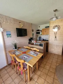 Le Flocon, Charming Garden-Level Apartment for 4 People, Les Rousses - Image 3