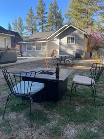 Bayview Bungalow - Cabin with Hot Tub One Block from Big Bear Lake! - Image 4