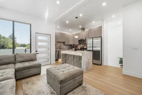 2 Bed brand new LAX /BEACH/central - Image 3