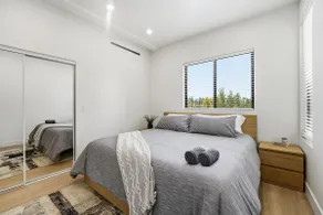 2 Bed brand new LAX /BEACH/central - Image 4