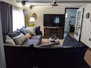 Cheerful & cozy 3 bedroom cottage near lake with hot tub - Image 2
