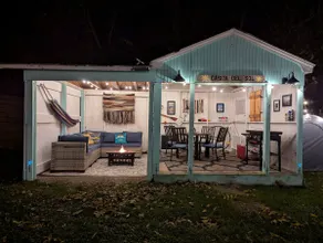 Cheerful & cozy 3 bedroom cottage near lake with hot tub - Image 4