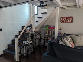 Cheerful & cozy 3 bedroom cottage near lake with hot tub - Image 3