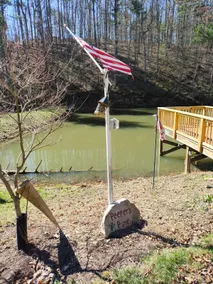 Relaxing Cabin by a Pond - Image 4