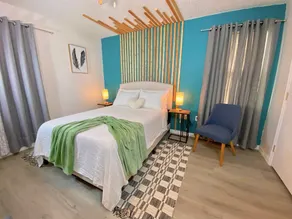 Botanical Retreat: King Comfort & Poolside Peace - Image 2