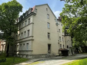 91sqm Art Nouveau Gem: 2 BR, Balcony & Old Town - Image 2