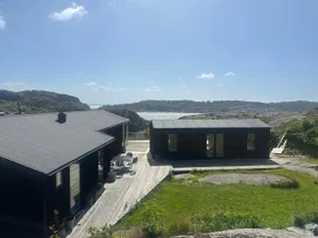 Sea view and beachfront in a highly secluded location - Image 3