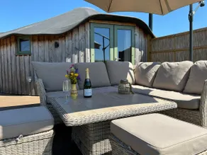 Wooden Roundhouse with Hot Tub (Bee) - Image 4