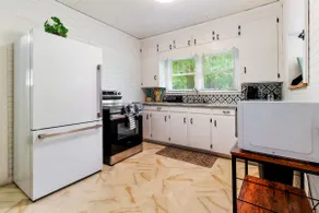 Central Comfort: Home in the Heart of the City - Image 5