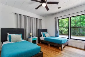 Central Comfort: Home in the Heart of the City - Image 2