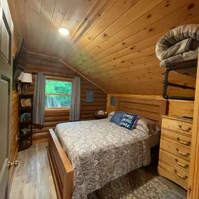 The Blue Heron is a private cabin - Image 5