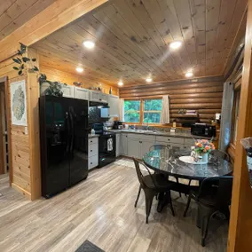 The Blue Heron is a private cabin - Image 3