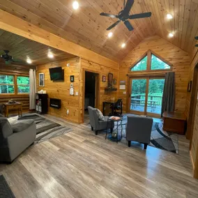 The Blue Heron is a private cabin - Image 2