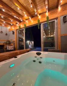 Unique Cozy Cabin Retreat Hot Tub King Bed Private - Image 2