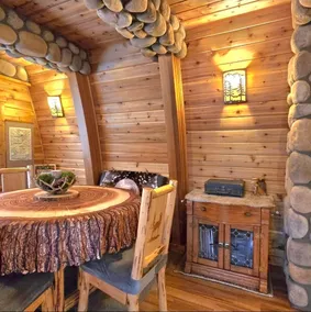 Unique Cozy Cabin Retreat Hot Tub King Bed Private - Image 5