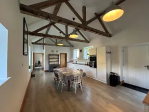 Converted Stables 4BR 3 ensuite Sleeps 8 - Image 4