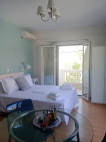 Cozy studio with sea view - Image 3