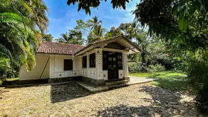 Medusa Bungalow Hidden Colonial Sanctuary - Image 2