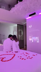 La Belle Nuit – Romantic Eternal Night with Jacuzzi - Image 2