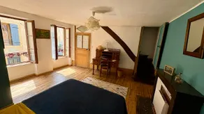 Townhouse, close to all shops - Image 4