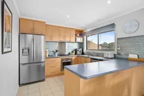 Peacehaven- walk to beach, shops. Parking, aircon - Image 5