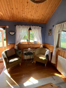 Cozy cottage in the countryside – nature, chickens & close to a castle - Image 4