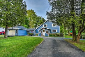Waterfront Lake Huron Getaway: Private Beach! - Image 2