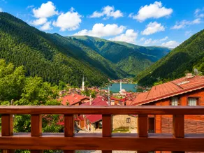 Penthouse Suite with Lake View - Image 3
