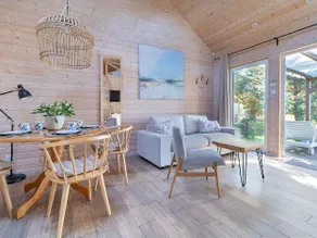 Delightful cottage with a pool 1 - Image 4