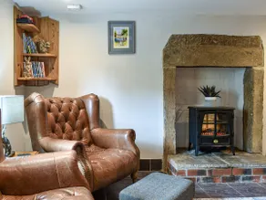 Johnsons Cottage - Uk39727 - Image 2