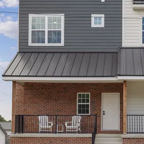 Mint to Be Rooftop Deck, Porch - 5 min to Downtown - Image 2