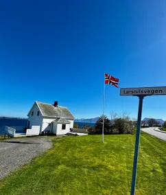 Newly renovated house on beautiful Haramsøy, boat - Image 2