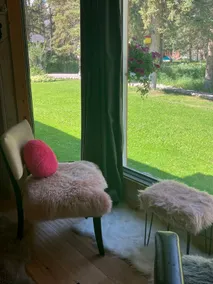 ‘The Hideaway’ adorable and charming guest suite - Image 5