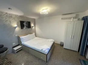 Elegant studio number 1 - Image 5
