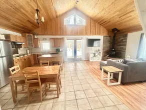 Lake View Cottage w/dock on LAKE ISLE AB -kayak & canoe, fireplace, 45min to Edm - Image 2