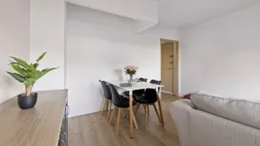 Bright two-room apartment with balcony & private parking - Image 2