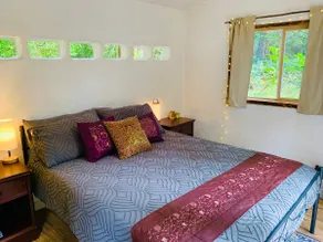 The Honeybear Cabin, Ocean-view Forest Retreat - Image 3