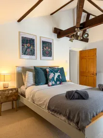 Penthouse Retreat - 2 bed flat, sleeps 4 - Brampton Town Centre, Hadrians Wall - Image 2