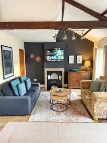 Penthouse Retreat - 2 bed flat, sleeps 4 - Brampton Town Centre, Hadrians Wall - Image 2